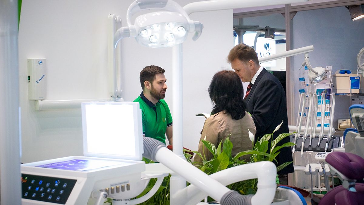 Стенд компании GREEN DENT на выставке Дентал Салон 2019_004