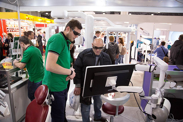 Стенд компании GREEN DENT на выставке Дентал-Ревю 2020-18.jpg