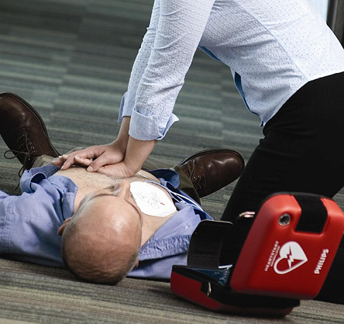 Philips HeartStart FRx – Дефибриллятор  с принадлежностями