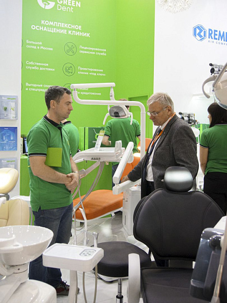 Стенд компании GREEN DENT на выставке Дентал-Экспо 2019_02.jpg