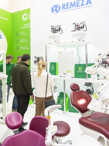 Стенд компании GREEN DENT на выставке Дентал-Экспо 2019_15.jpg