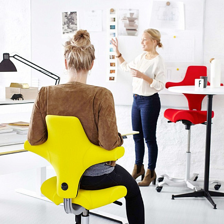 Håg Capisco 8106 - эргономичный стул с мягкой обивкой